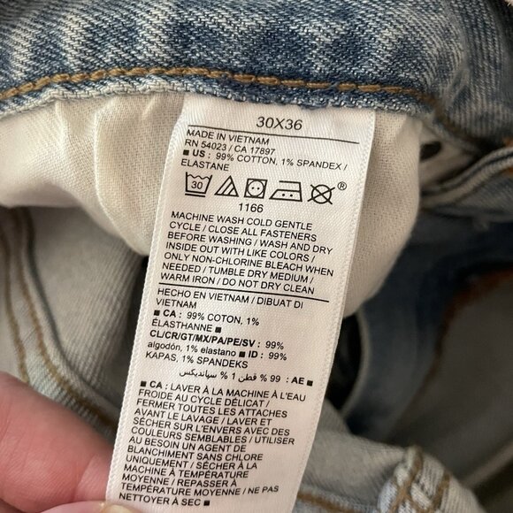 Old Navy Men Size 30X36 Light Wash Denim Built-In Flex Athletic Taper Jeans NWT - Picture 10 of 10